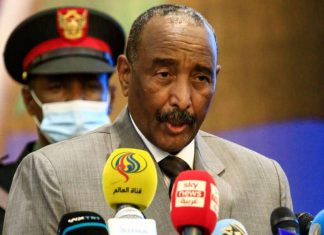 البرهان يصل إنجمينا قادماً من القاهرة البرهان يصل إنجمينا قادماً من القاهرة