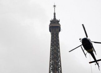 برج إيفل يزداد طولا برج إيفل يزداد طولا