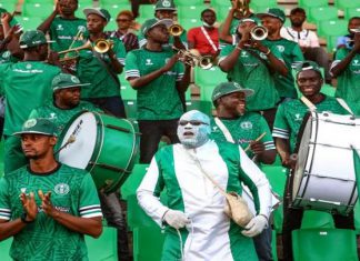 غضب عارم للجماهير النيجيرية بعد فشل المنتخب في التأهل لكأس العالم غضب عارم للجماهير النيجيرية بعد فشل المنتخب في التأهل لكأس العالم