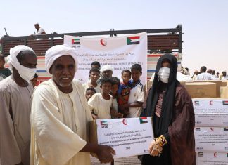 توزيع مساعدات الشيخة فاطمة بالولاية الشمالية توزيع مساعدات الشيخة فاطمة بالولاية الشمالية