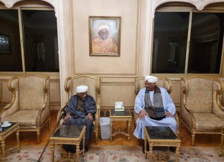 رئيسا حزب الأمة و الحزب الإتحادي الديمقراطي يلتقيان بالقاهرة رئيسا حزب الأمة و الحزب الإتحادي الديمقراطي يلتقيان بالقاهرة