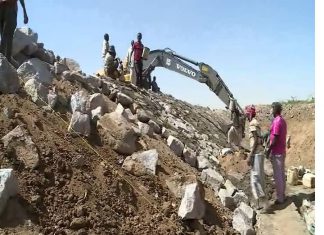 والي كسلا يؤكد الإهتمام بإعادة تأهيل مشروع القاش الزراعي والي كسلا يؤكد الإهتمام بإعادة تأهيل مشروع القاش الزراعي