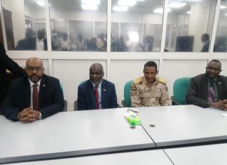 دقلو يتفقد مركز التوزيع والتحكم بالشركة السودانية لتوزيع الكهرباء دقلو يتفقد مركز التوزيع والتحكم بالشركة السودانية لتوزيع الكهرباء