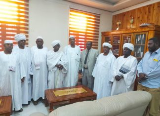 وزير الزراعة والغابات يلتقي وفد من مزارعي القطاع المطري وزير الزراعه والغابات يلتقي وفد من مزارعي القطاع المطري