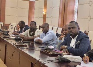 الأمانة العامة لقوى الحرية والتغيير تعقد أولى اجتماعاتها الأمانة العامة لقوى الحرية والتغيير تعقد أولى اجتماعاتها