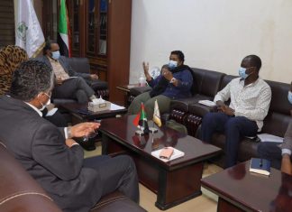 وزير الصحة يلتقي نائب مديرالعمليات بمنظمة أطباء بلا حدود الفرنسية وزير الصحة يلتقي نائب مديرالعمليات بمنظمة أطباء بلا حدود الفرنسية