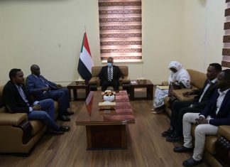 عبدالباقي عبدالقادر يبحث مع وفد شركة الأماتونج تطوير صناعة الجلود بالسودان د.عبدالباقي عبدالقادر يبحث مع وفد شركةالأماتونج تطوير صناعةالجلود بالسودان