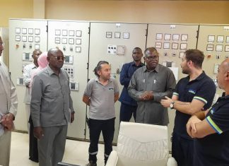 والي جنوب دارفور يقف على اداء محطة توليد كهرباء نيالا والي جنوب دارفور يقف على اداء محطة توليد كهرباء نيالا