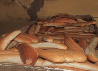 تجمع المخابز يعتزم مراجعة اسعار الخبز تجمع المخابز يعتزم مراجعة اسعار الخبز