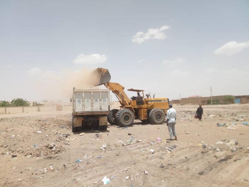 حملة لازالة الانقاض والإصحاح البيئي بمدينة الدامر حملة لازالة الانقاض والإصحاح البيئي بمدينة الدامر