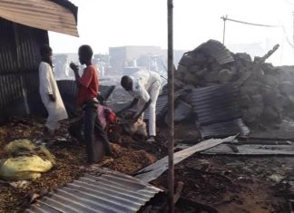 حريق بحلفا الجديدة يقضي على 23 منزلا حريق بحلفا الجديدة يقضي على 23 منزلا