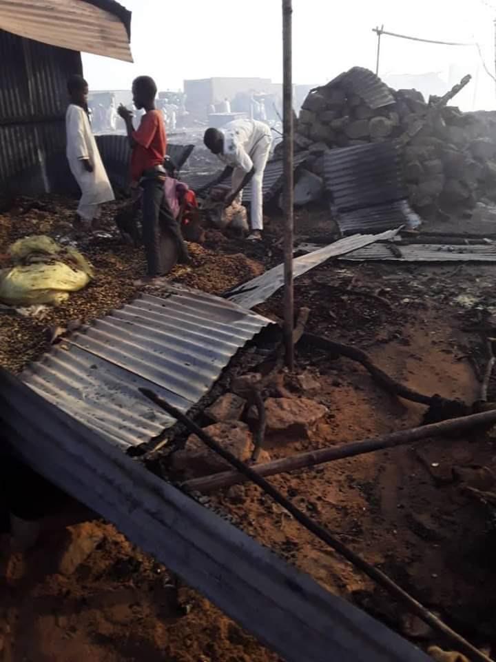 حريق بحلفا الجديدة يقضي على 23 منزلا حريق بحلفا الجديدة يقضي على 23 منزلا