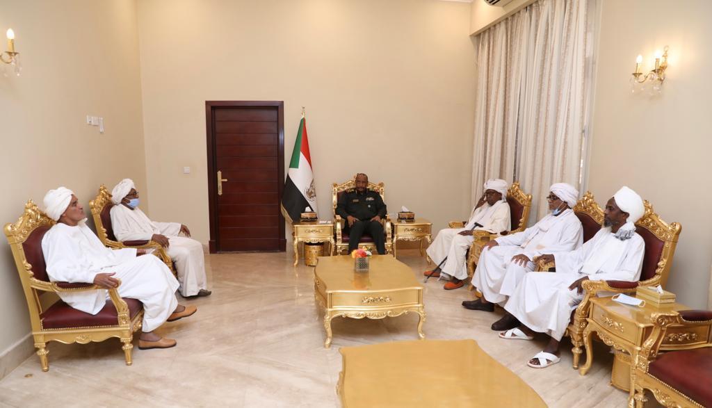 البرهان يشيد بجهود مجلس حكماء السودان في حل الأزمة السياسيةالراهنة البرهان يشيد بجهود مجلس حكماء السودان في حل الأزمة السياسيةالراهنة