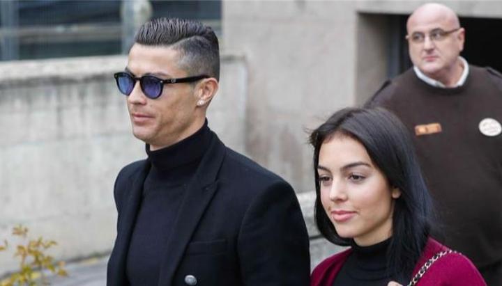 كريستيانو رونالدو وشريكته يعلنان عن وفاة ابنهما كريستيانو رونالدو وشريكته يعلنان عن وفاة ابنهما