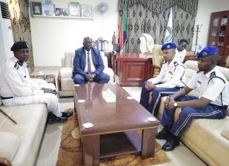 بادي يستمع لتنوير حول ترتيبات انطلاق اسبوع المرور العربي بادي يستمع لتنوير حول ترتيبات انطلاق اسبوع المرور العربي