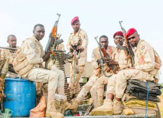 قوات الدعم السريع تدفع بتعزيزات عسكرية لتأمين طريق الفاشر قوات الدعم السريع تدفع بتعزيزات عسكرية لتأمين طريق الفاشر