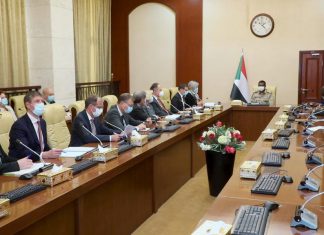 نائب رئيس مجلس السيادة يلتقي وفد المبعوثين الدوليين نائب رئيس مجلس السيادة يلتقي وفد المبعوثين الدوليين