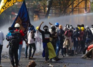 انسداد سياسي في السودان: رهان على شهر الثورات والانتفاضات انسداد سياسي في السودان: رهان على شهر الثورات والانتفاضات