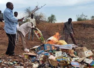 إبادة 2 طن مواد غذائية إبادة 2 طن مواد غذائية