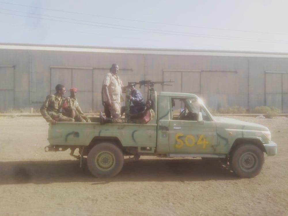 القوة الأمنية المشتركة بالجزيرة تحمي مخازن القمح القوة الأمنية المشتركة بالجزيرة تحمي مخازن القمح