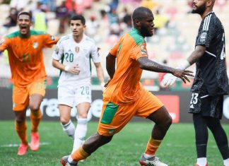 “رشوة” حكم مباراة الكاميرون.. الاتحاد الجزائري يحسم الجدل “رشوة” حكم مباراة الكاميرون.. الاتحاد الجزائري يحسم الجدل