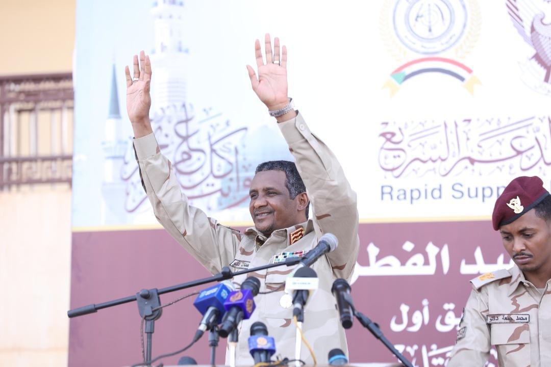دقلو مهنئا الشعب السوداني....ننحني إليك تقديراً وعرفاناً فأنت تستحق الأفضل دقلو مهنئا الشعب السوداني....ننحني إليك تقديراً وعرفاناً فأنت تستحق الأفضل