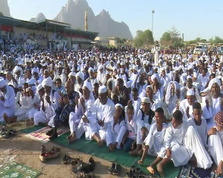 والي كسلا يدعو الى نبذ الجهوية والقبلية والي كسلا يدعو الى نبذ الجهوية والقبلية