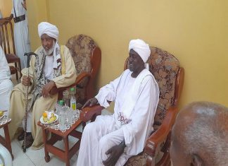 والي الخرطوم يكرم العلماء المبدعين والي الخرطوم يكرم العلماء المبدعين