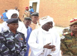 والي وسط دارفور يتفقد عدد من المؤسسات والي وسط دارفور يتفقد عدد من المؤسسات