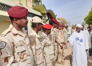 والي جنوب دارفور يزور مواقع الاجهزة الامنية بمناسبة العيد والي جنوب دارفور يزور مواقع الاجهزة الامنية بمناسبة العيد