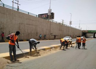 هيئة الطرق والجسور تنفذ خطة لمعالجة الطرق والمصارف والإنارة بالولاية هيئة الطرق والجسور تنفذ خطة لمعالجة الطرق والمصارف والإنارة بالولاية