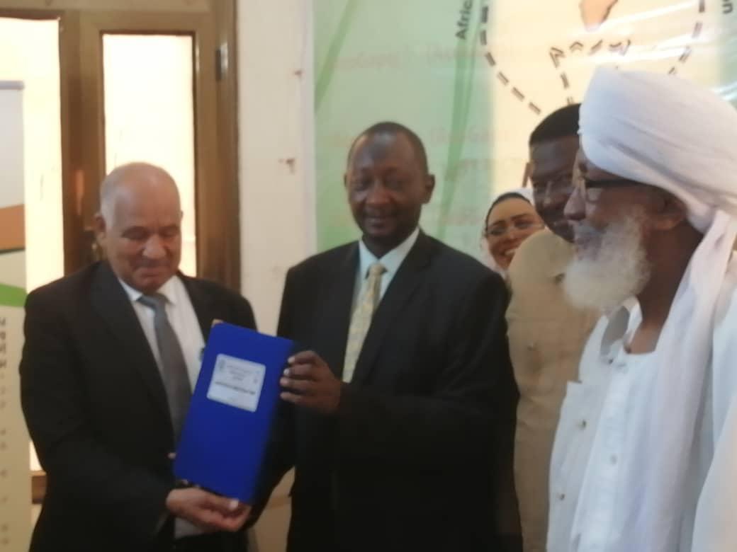 تجمع الوفاق السوداني يوقع علي الوثيقة التوافقية. تجمع الوفاق السوداني يوقع علي الوثيقة التوافقية.