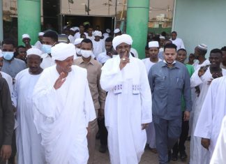 دقلو يسجل زيارة لمسيد الشيخ الكباشي دقلو يسجل زيارة لمسيد الشيخ الكباشي