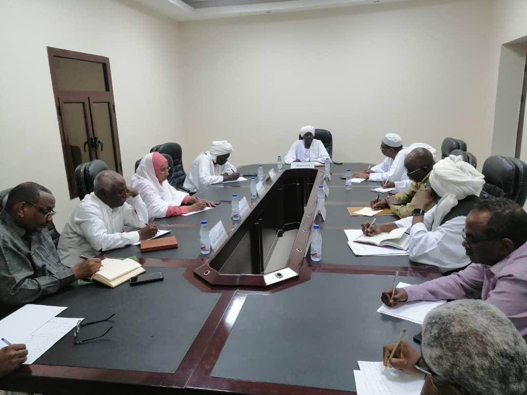 والى الخرطوم يناقش قضايا الامن والخدمات ومعاش الناس مع المحليات والى الخرطوم يناقش قضايا الامن والخدمات ومعاش الناس مع المحليات