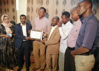 الفنان عمر إحساس يدعو إلى المصالحات الوطنية الفنان عمر إحساس يدعو إلى المصالحات الوطنية