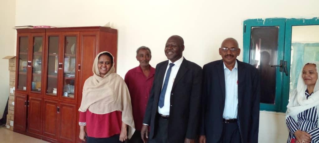 جراهام يتفقد عددا من وحدات وزارة الثقافة والإعلام جراهام يتفقد عددا من وحدات وزارة الثقافة والإعلام