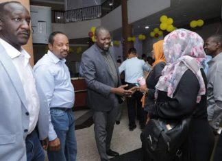 أردول يشدد على ضرورة مضاعفة الأداء لزيادة الإنتاج أردول يشدد على ضرورة مضاعفة الأداء لزيادة الإنتاج