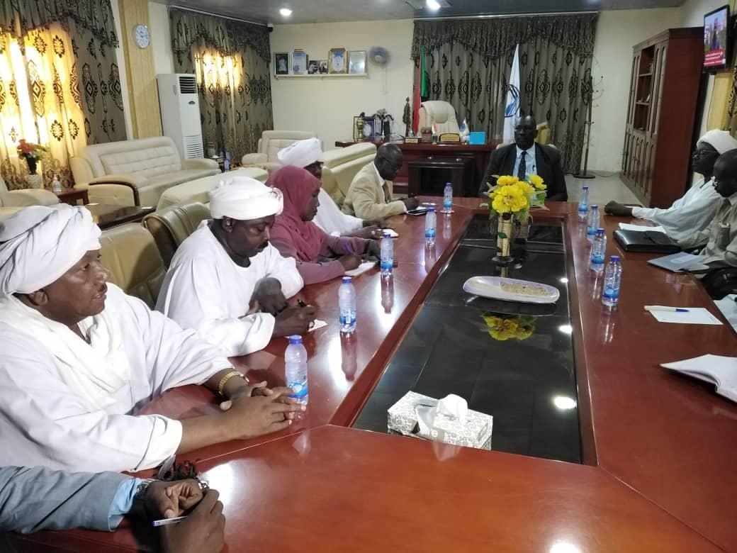 حاكم النيل الأزرق يقف على الاستعدادات الجارية للموسم الزراعى الجديد حاكم النيل الأزرق يقف على الاستعدادات الجارية للموسم الزراعى الجديد