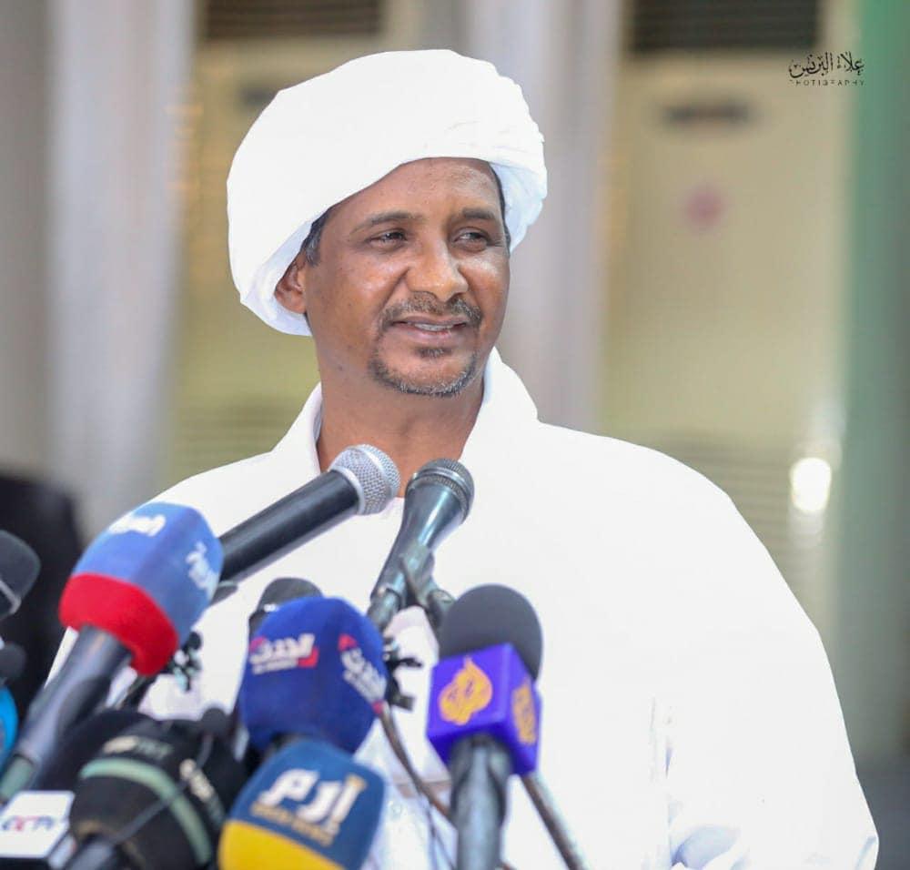 حميدتي : متابعين المؤامرات التي تتم تحت الترابيز و السودان ليس الخرطوم حميدتي : متابعين المؤامرات التي تتم تحت الترابيز و السودان ليس الخرطوم