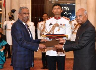 عبدالله عمر سفيراً ومفوضاً فوق العادة لدى الهند عبدالله عمر سفيراً ومفوضاً فوق العادة لدى الهند