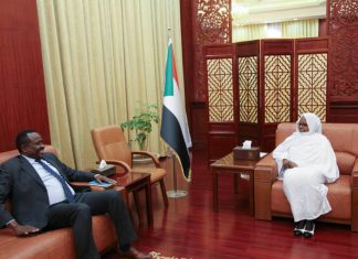 سلمى عبدالجبار تطلع على التحديات التي تواجه العمل الإنساني سلمى عبدالجبار تطلع على التحديات التي تواجه العمل الإنساني