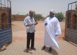 مدير الشباب والرياضة بمحلية امدرمان يتفقد نادي الموردة مدير الشباب والرياضة بمحلية امدرمان يتفقد نادي الموردة