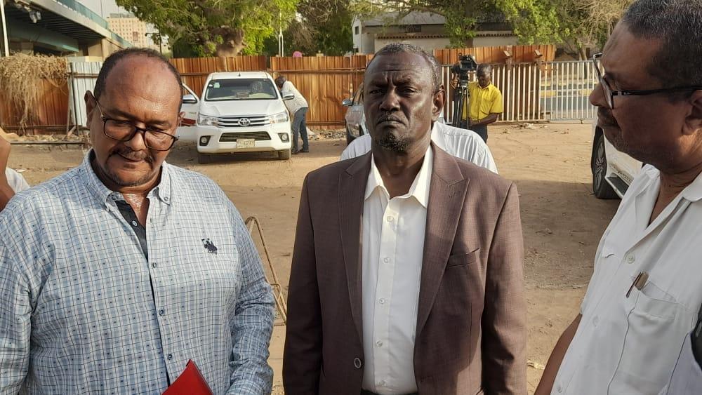 والي الخرطوم يواصل جولاته التفقدية للمشروعات المتوقفة والي الخرطوم يواصل جولاته التفقدية للمشروعات المتوقفة