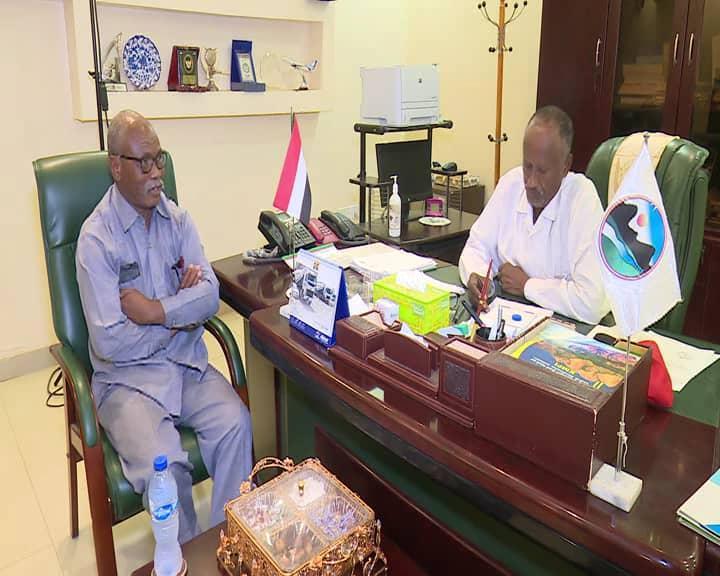 والي كسلا يلتقي أمين الزكاة الجديد والي كسلا يلتقي أمين الزكاة الجديد