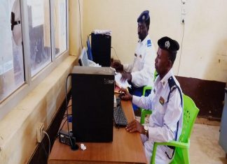 استئناف إستخراج رخصة القيادة بالمناقل ضمن أسبوع المرور العربي استئناف إستخراج رخصة القيادة بالمناقل ضمن أسبوع المرور العربي