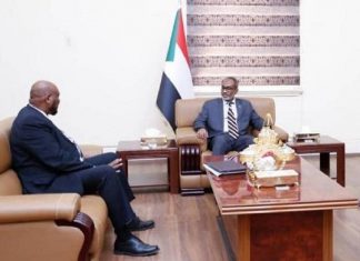 عبد الباقي يطلع على معوقات الأداء بمركز القلب بمدني د.عبد الباقي يطلع على معوقات الأداء بمركز القلب بمدني