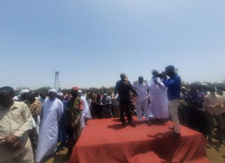 والي القضارف المكلف يؤكد التزامه بتشيد طريق الحواتة المفازة والي القضارف المكلف يؤكد التزامه بتشيد طريق الحواتة المفازة