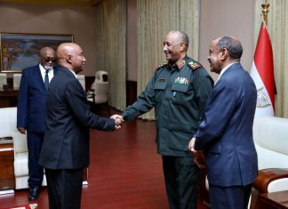 “البرهان” لـ”السفراء” قبل مغادرتهم: عليكم بمضاعفة الجهود لإعلاء كلمة السودان “البرهان” لـ”السفراء” قبل مغادرتهم: عليكم بمضاعفة الجهود لإعلاء كلمة السودان