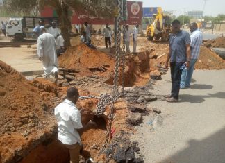 الطرق والجسور تقف علي مشروع معالجة تصريف مياه الامطار الطرق والجسور تقف علي مشروع معالجة تصريف مياه الامطار