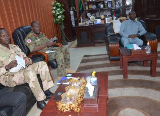 نمر يلتقي وفد اللجنة العسكرية العليا المشتركة للترتيبات الأمنية نمر يلتقي وفد اللجنة العسكرية العليا المشتركة للترتيبات الأمنية